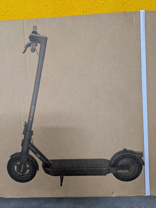 Trotinete XIAOMI Electric Scooter 4 Pro 2nd Gen NOVA na embalagem