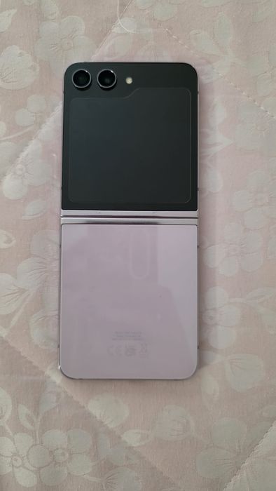 Samsung galaxy Z flip 5