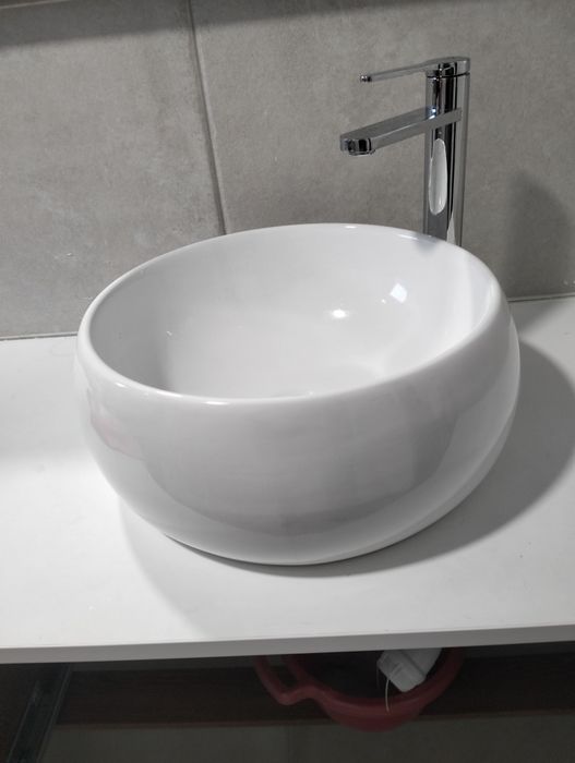 Lavatório wc de pousar com torneira