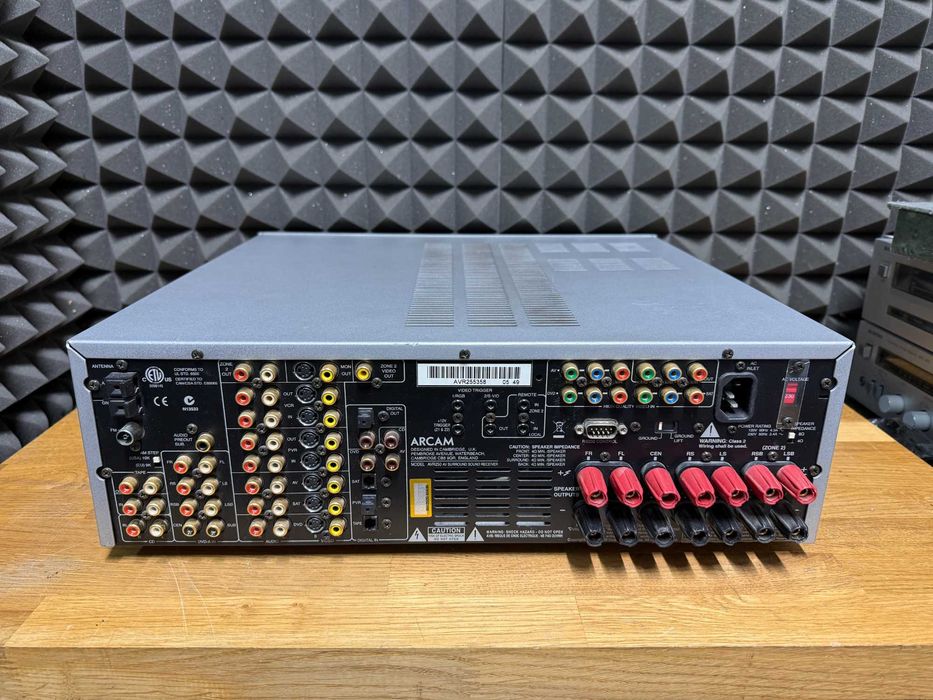 Amplituner ARCAM AVR 250