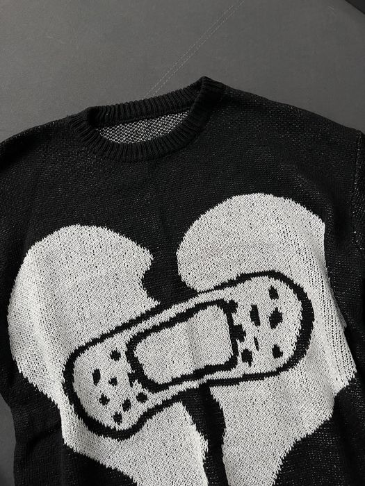 Светр розбите серце