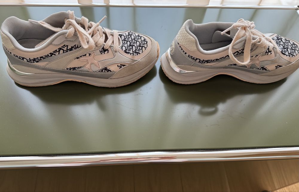 Sapatilhas da marca Pinko