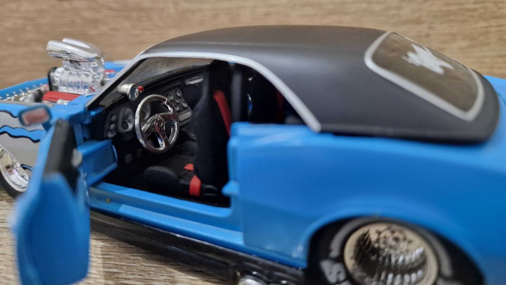 Miniatura Chevrolet Camaro SS »1968» 1:24
