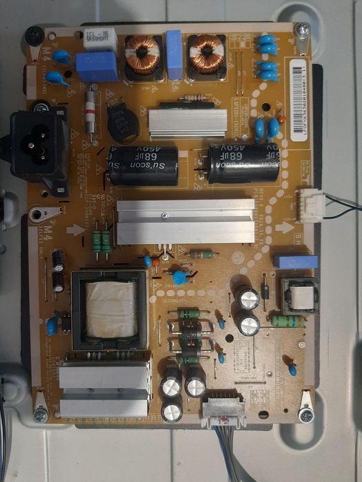 Телевізор LG 32LF5610-ZF.  Продається на запчастини.Материнська плата  Ld55h  eax66164204. 1150грн.Блок живлення Lgp32d-15ch1 або eax66171501 850грн.