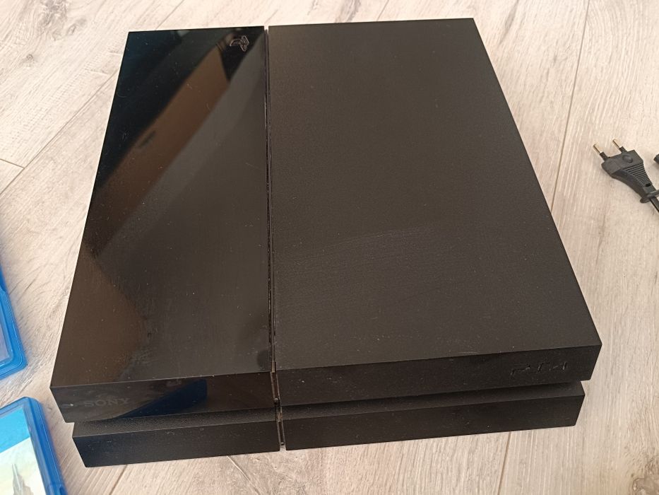 Konsola Ps4 SONY 500GB pad bezprzewodowy 2 gry