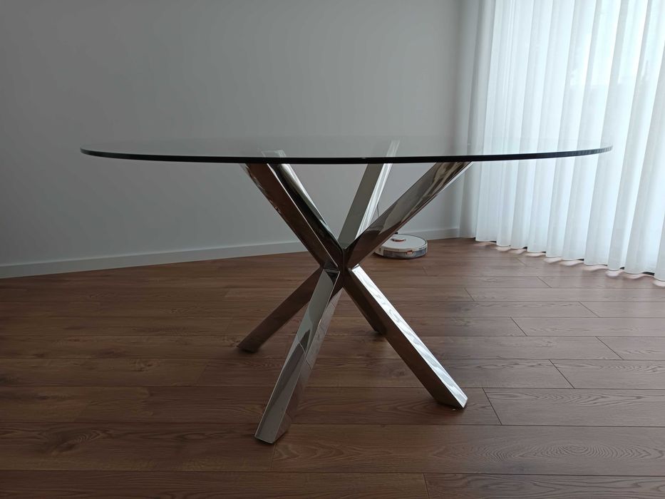 Mesa de jantar redonda em vidro e inox 8 lugares