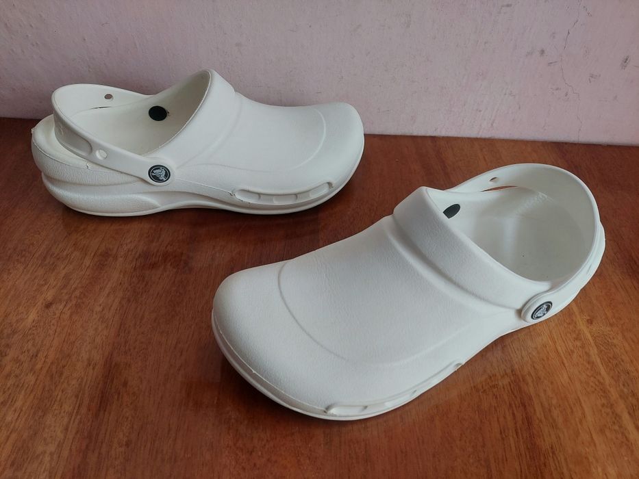 Тапочки шлепанцы Сабо Crocs Bistro оригінал 


Стан класний 

Розмір п