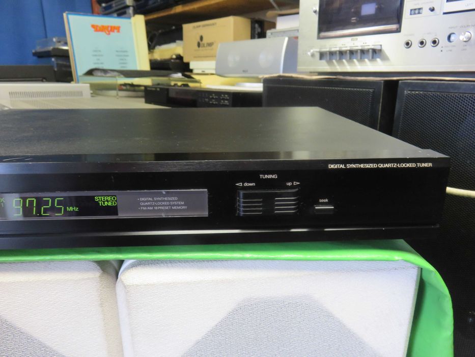 Tuner Harman/Kardon TU909