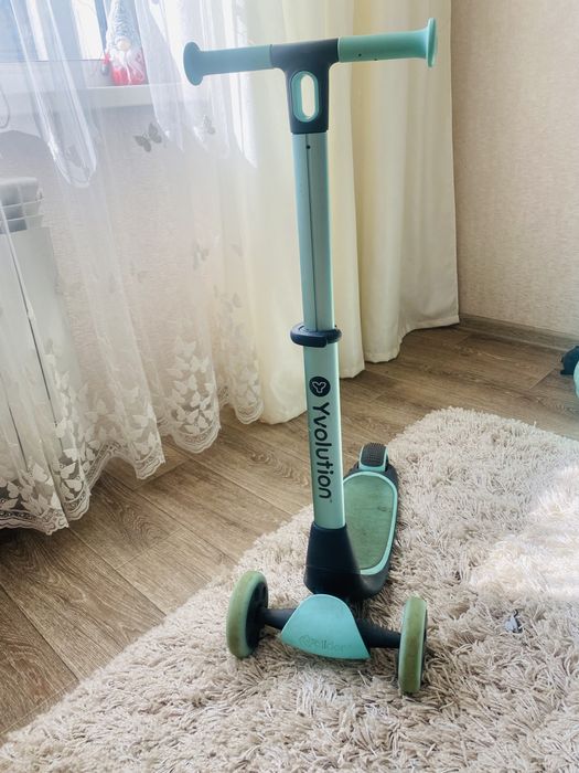 Трёхколёсный самокат YVolution YGlider Nua Зеленый (Y101263)