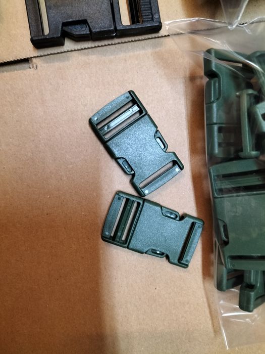 Klamry zatrzaskowe - 260 sztuk