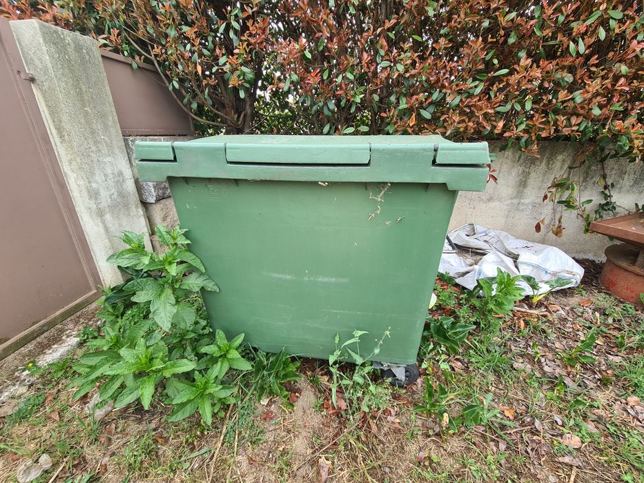 contentor 800 litros com pegas oxner