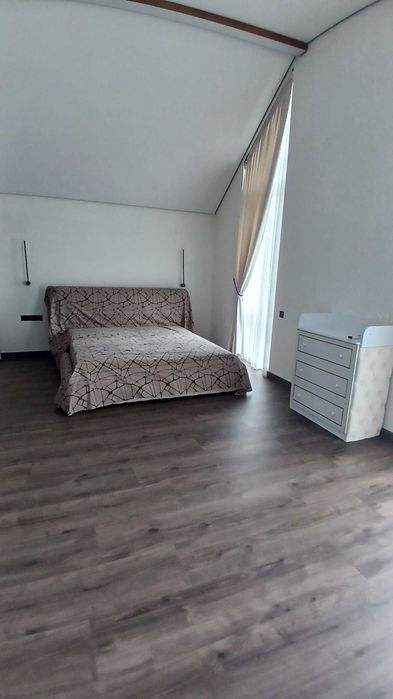 Елітний котедж біля Sherwood  Без комісії