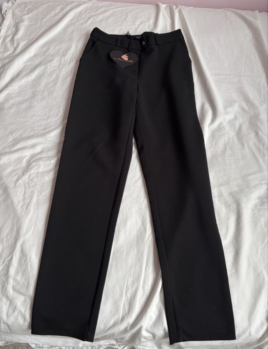 eleganckie czarne spodnie nowe cygaretki