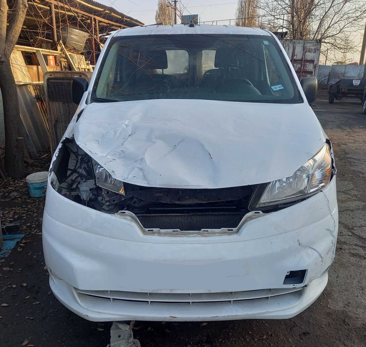 Микроавтобус грузовой Nissan NV200