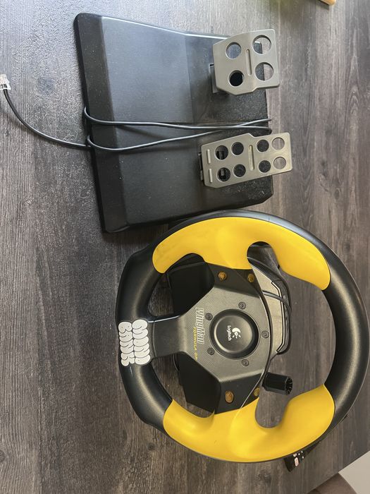 Руль ігровий logitech