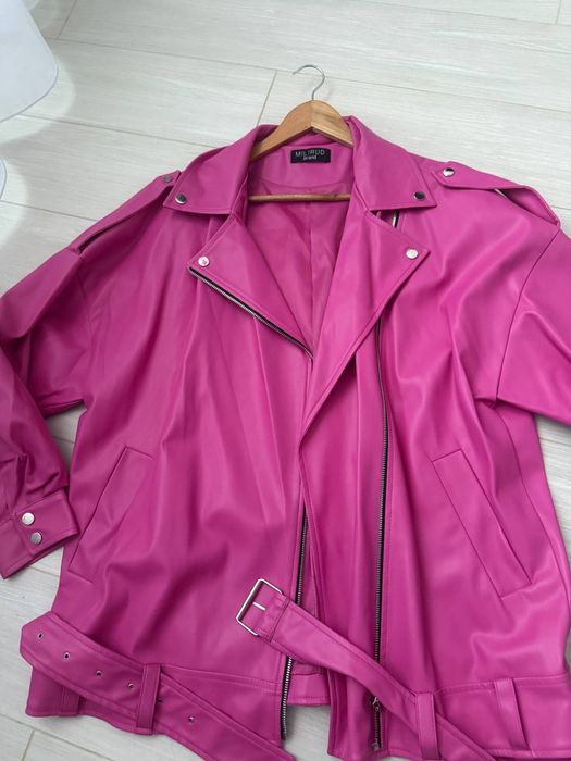 Продам Рожеву кожану стильну  курточку, розмір М-Л