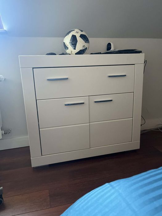 Komplet nowych mebli