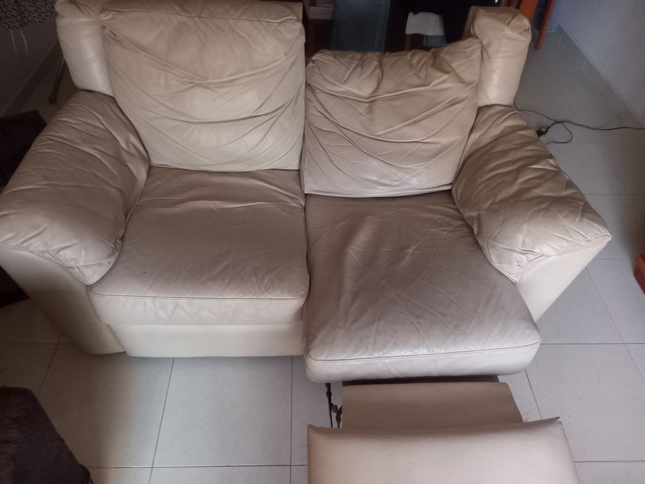2 sofas de marca Divani de 2 lugares cada