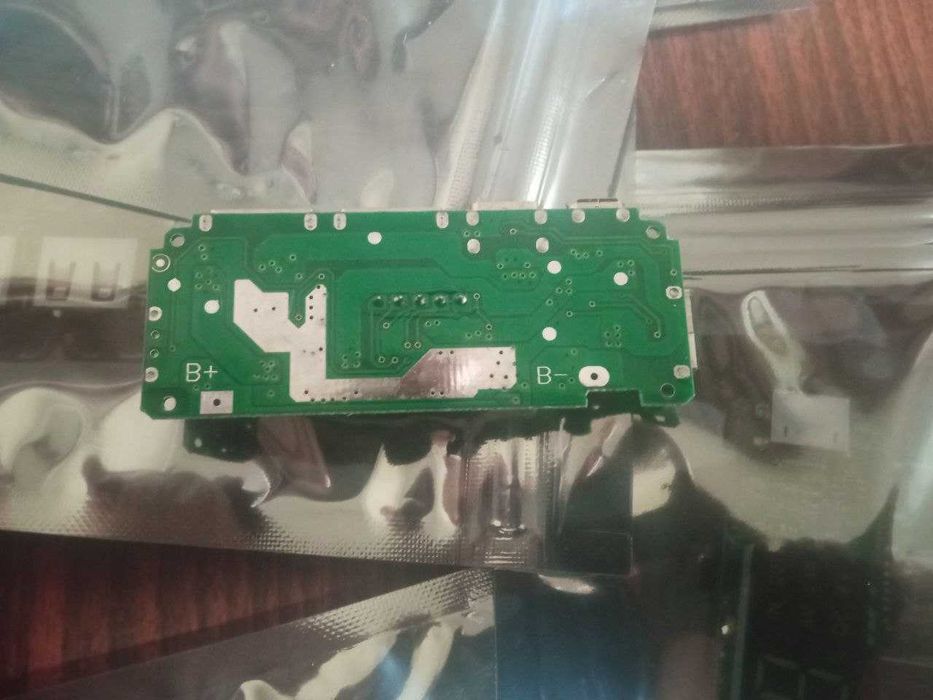 Плата для powerbank 5В 2,4А з дисплеєм