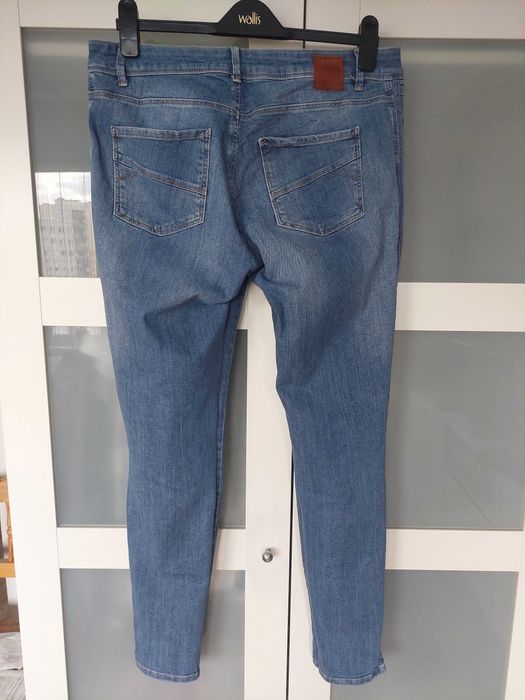 Jeans Betty & Co 44 błyszczące zdobienia