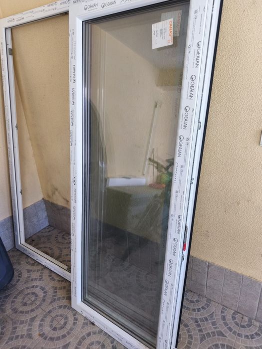 Janela PVC Oscilo-Batente 2 Folhas GEALAN — Nova (vale 975€)