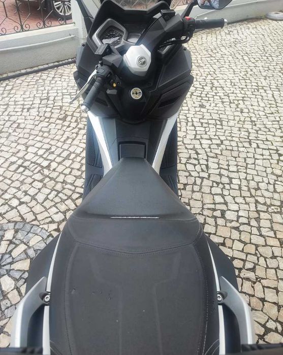 SYM Cruisym 300 ABS 2019 Elegante, confortável e pronta para o dia a dia ou viajar