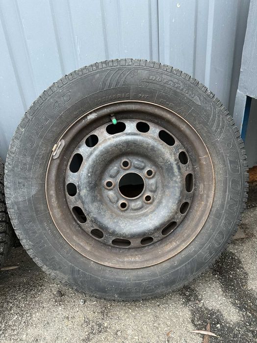 Комплект зимові шини Dunlop та диски 195/65R15