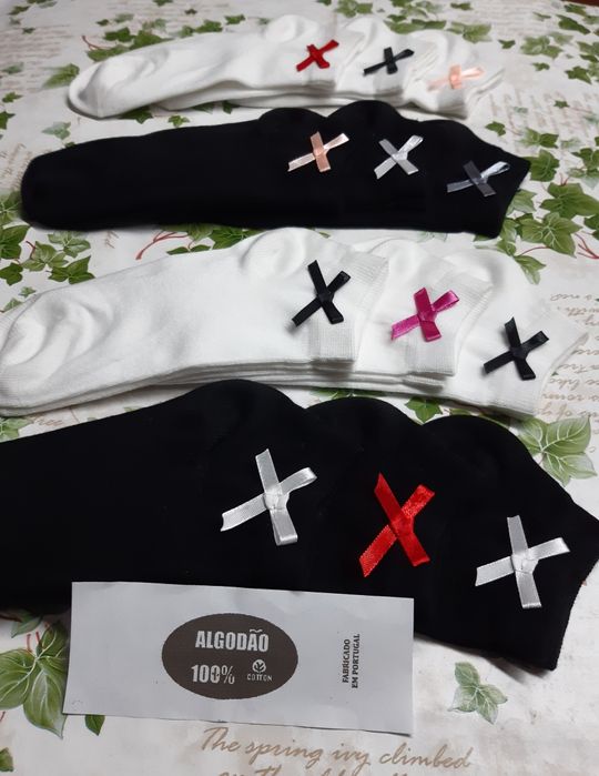 12 pares de meias curtas (novas) com laços