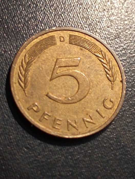 2 moedas 5 Pfennig - Alemanha Germany - Letra A 1994/Letra D 1995 RFA