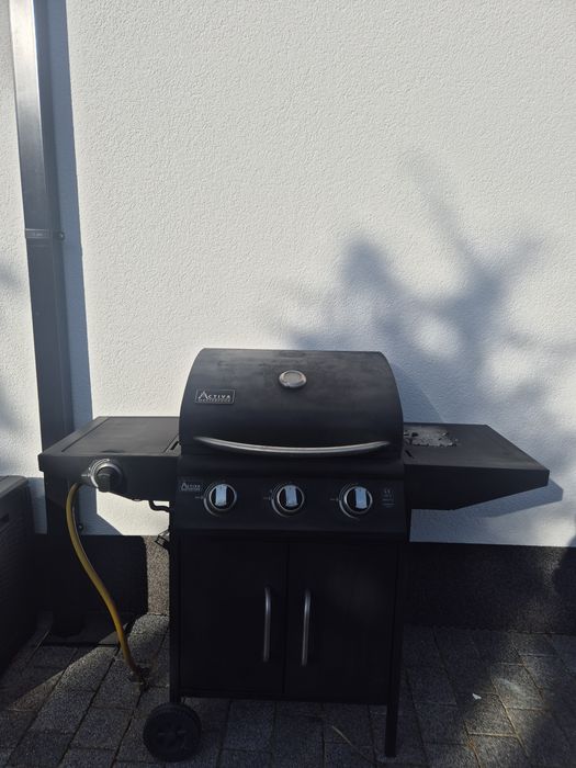 Grill gazowy 4 palnikowy, antracyt, żeliwny,kółka, termometr