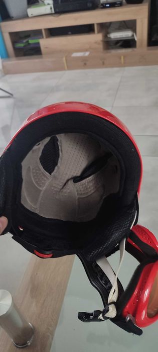 Kask narciarski dziecięcy.