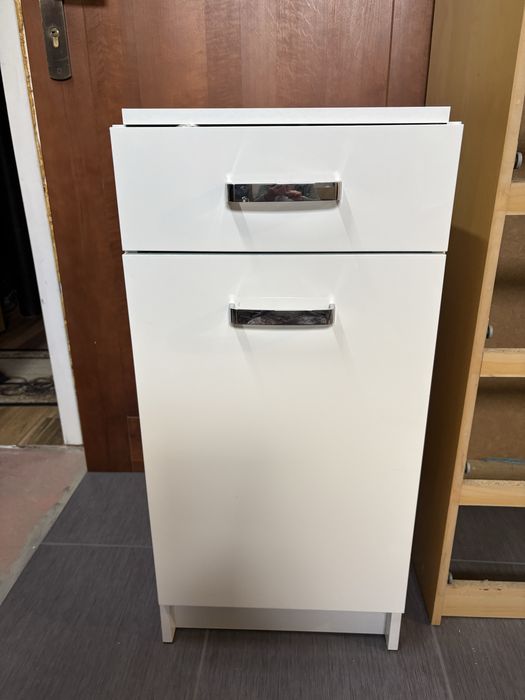 Sprzedam szafke lazienkowa  nowa