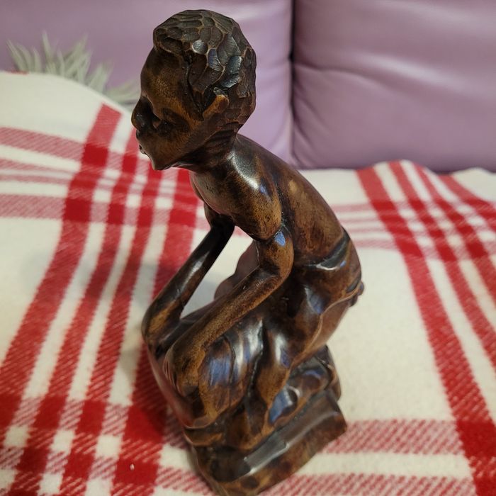 Drewniana rzeźba 21 cm.