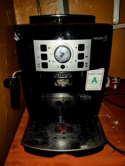 Ekspres do kawy Delonghi Magnifica S Ecam 22.110B