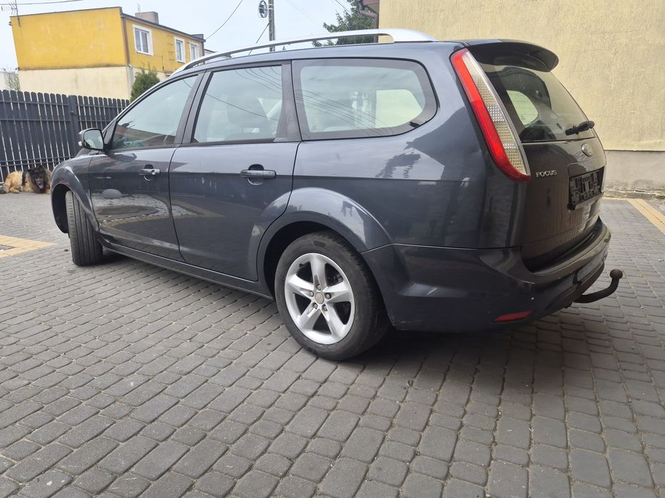 Focus lift 1,6 benzyna 2010r