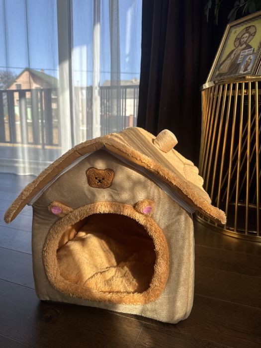 Хата/лежанка  для собак, котів.На замку!