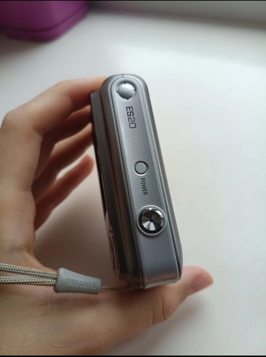 Продам цифровий фотоаппарат мильниця Samsung ES20 Silver
