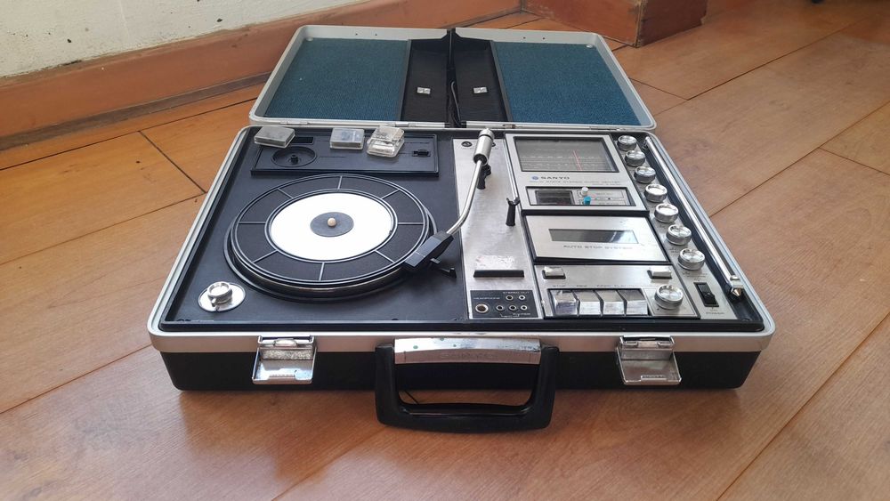 Aparelhagem Vintage Sanyo G-2615N Mala