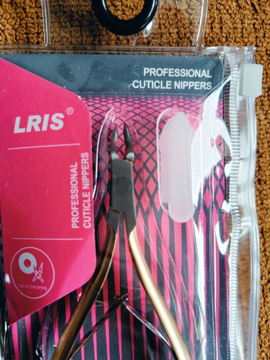 Nowe złote cążki do skórek manicure pedicure