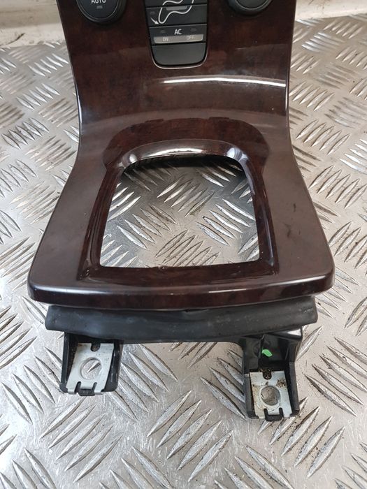 Konsola Środkowa Wodospad Panel Nawiewu Radia Volvo V50 I 05R-