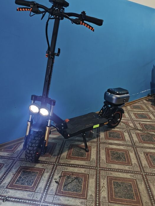 Електросамокат Cruzzer M5 Pro все в описі