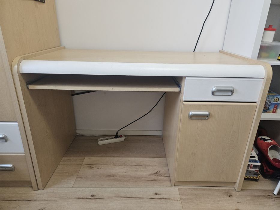 Biurko 120 ×60 jasne używane