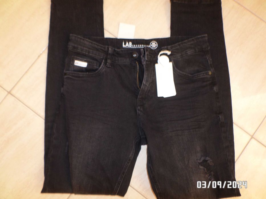 Firmowe spodnie damskie-jeans-S-36/38-elastyczne