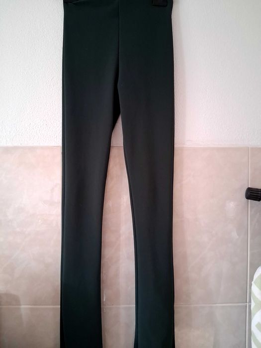 Calças justas,com top Zara.