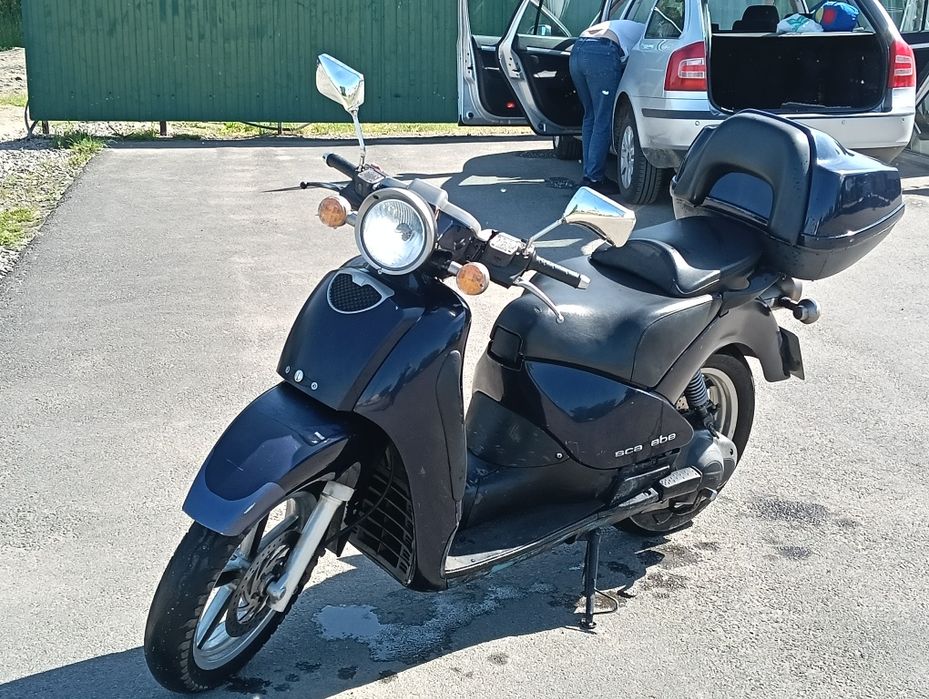 Апрілія 200 кубов Honda sh скутер