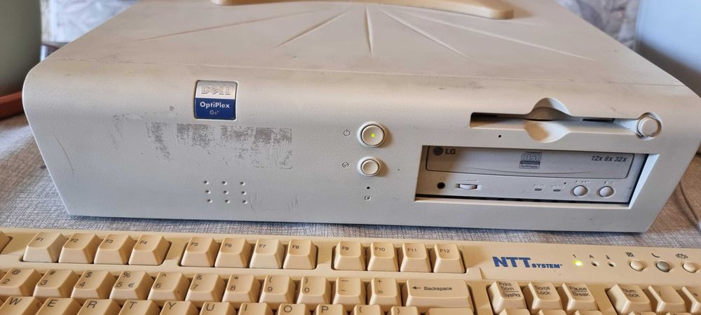 Retro PC Dell OptiPlex Pentium 166Mhz HDD2GB RAM64MB Quake Windows98