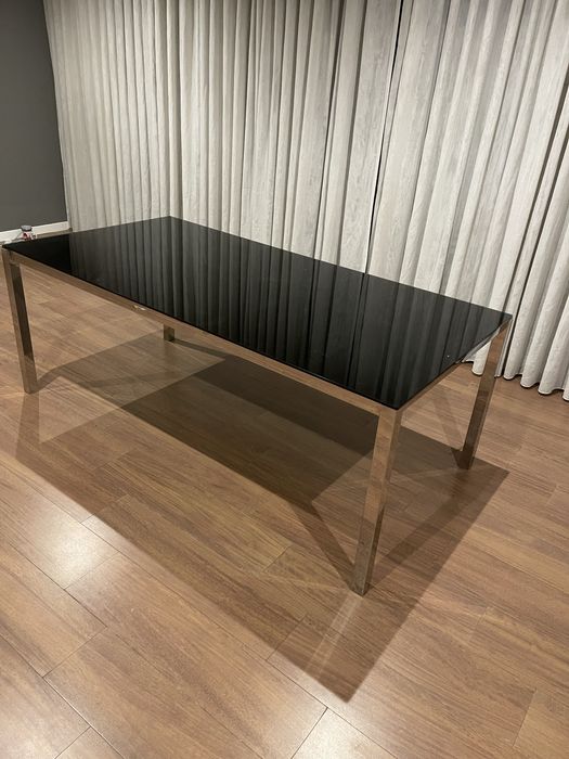 Mesa de jantar com pe de inox