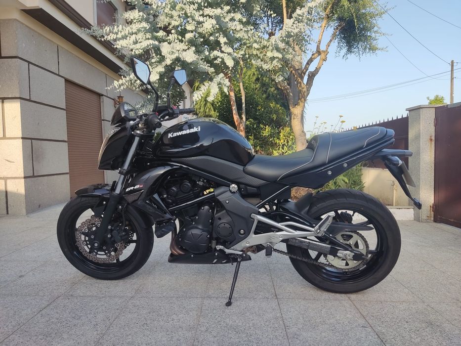 Kawasaki ER-6n 650cc – 2011 – Apenas 8.000 km