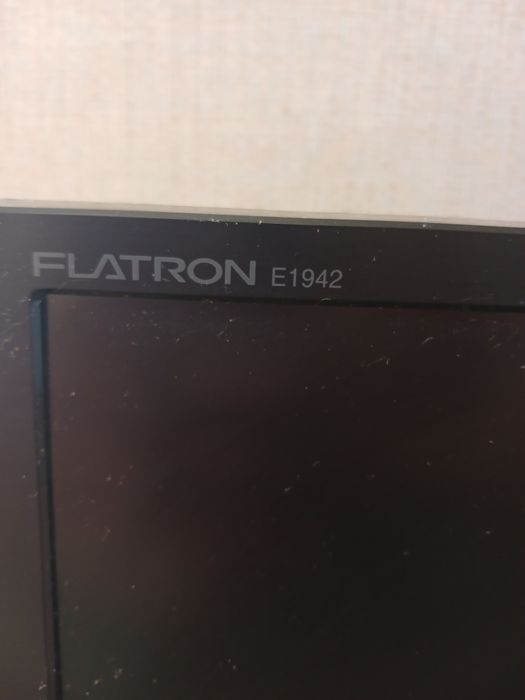 Монітор LG Flatron E1942C-BN.