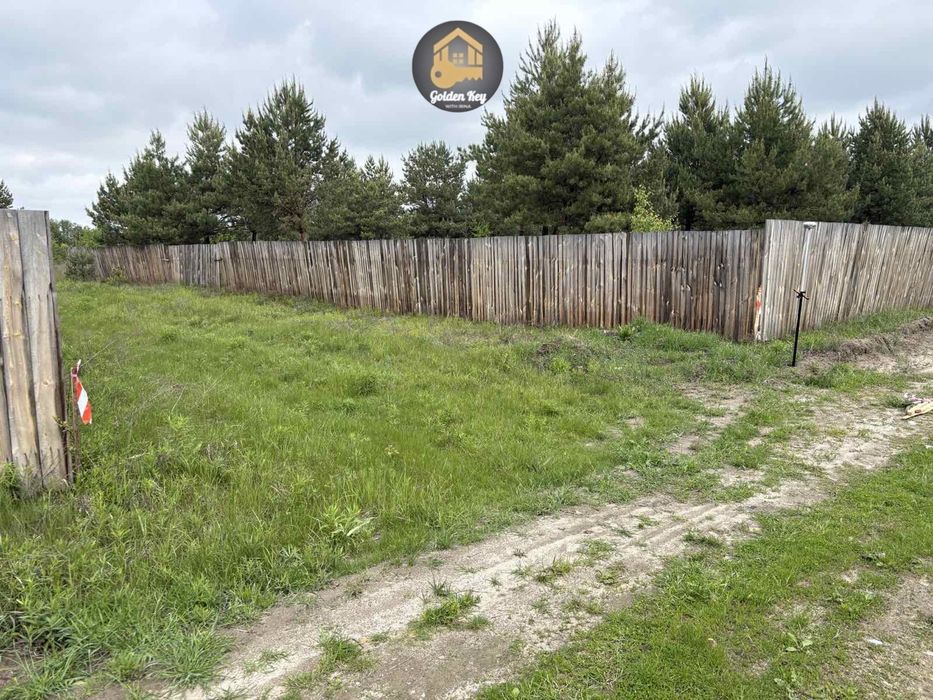 Продам Земельну Ділянку 16 соток , Серед Сосен , біля  котеждного містечка Северинівка , 22 км Київ